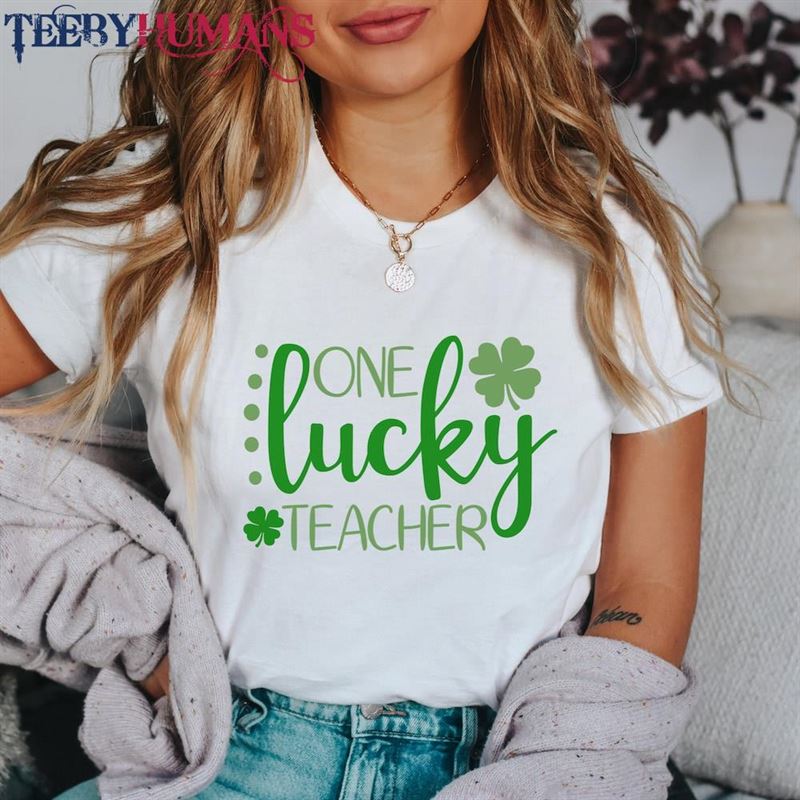 St Patrick’s Day Shirt Teacher Shamrock Classic T-Shirt