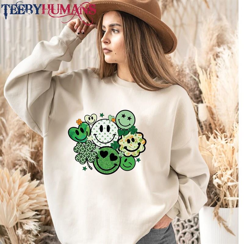 St Patricks Day Sweatshirt Shamrock Retro Patty Unisex T-Shirt