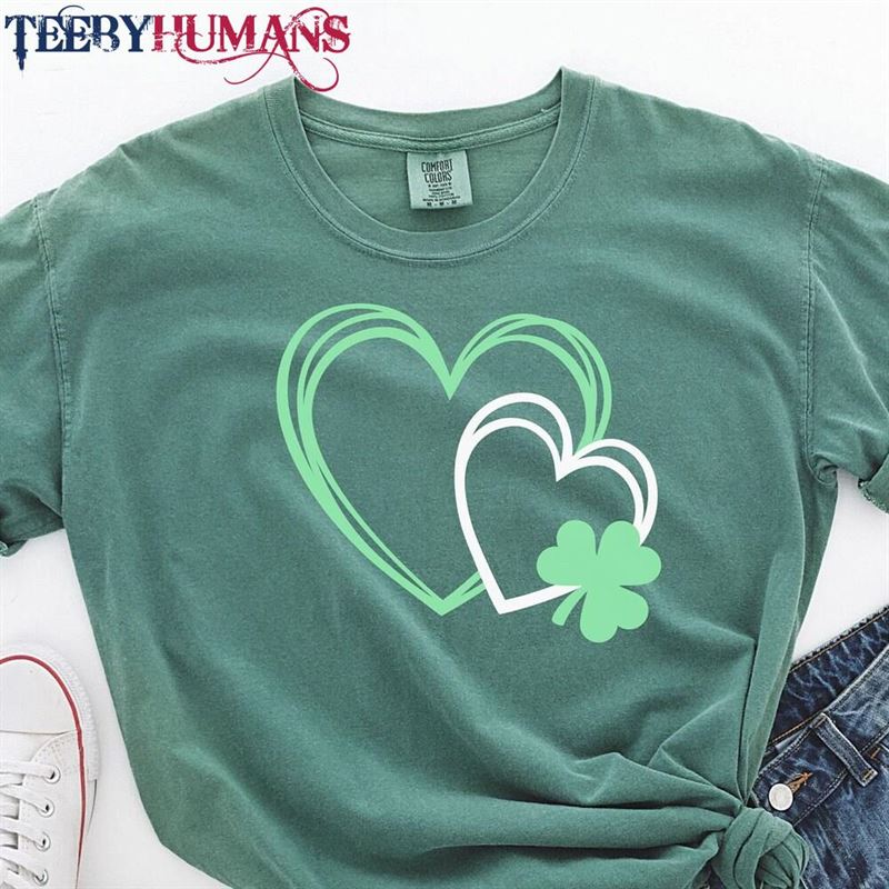 St Patrick’s Day T-Shirt For Women Shamrock And Hearts Hoodie