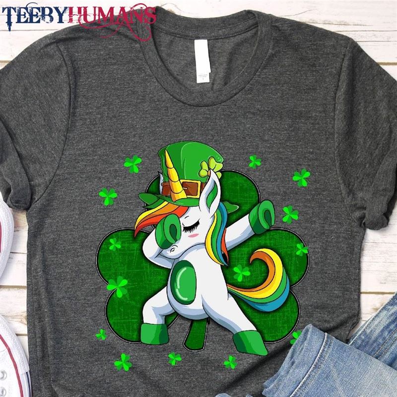 Unicorn Shirt Girls St Patrick’s Day Shamrock T-Shirt Sweatshirt