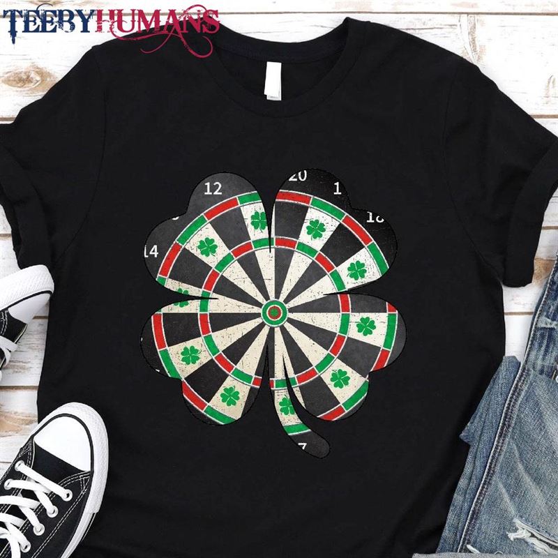 Vintage Shamrock Leaf Lucky Darts St Patrick’s Day T-Shirt Classic