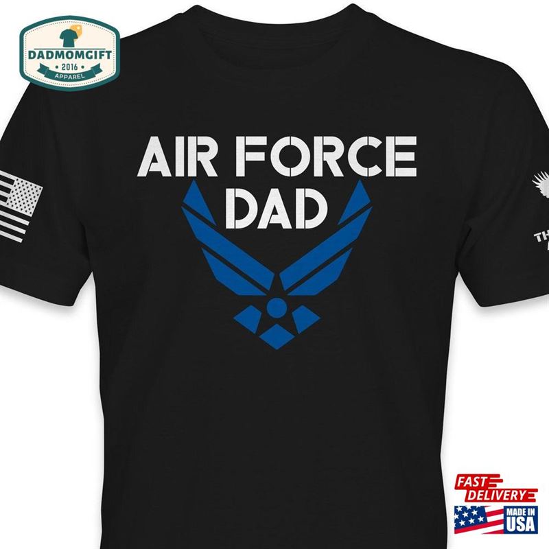 Air Force Dad Patriotism Fathers Day Gift Classic T-Shirt