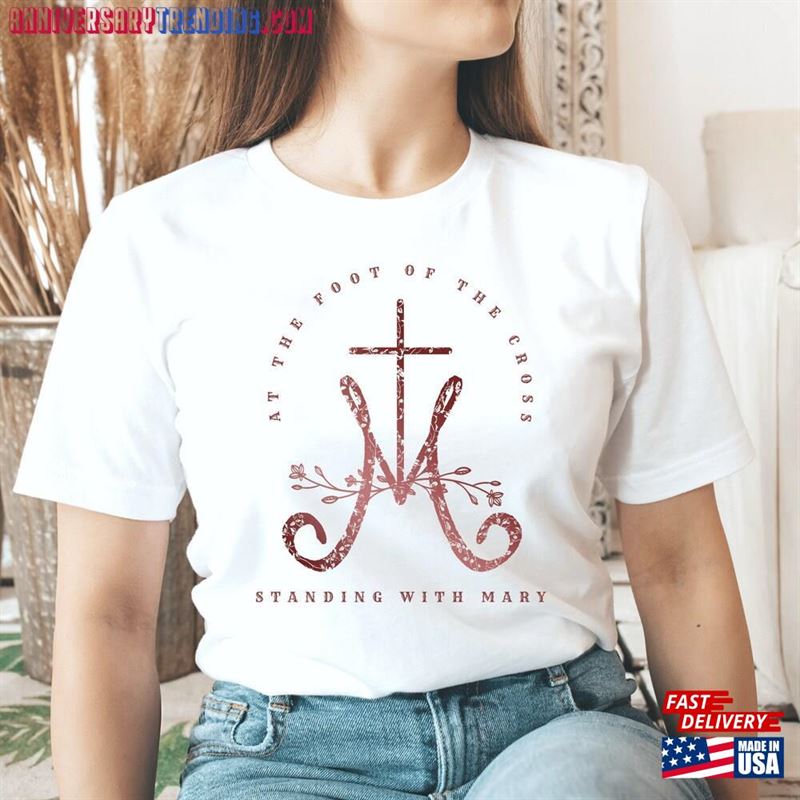 At The Foot Of Cross Standing With Mary Marian Catholic Symbol T-Shirt Devotion Hoodie Unisex – Bipubunny Store