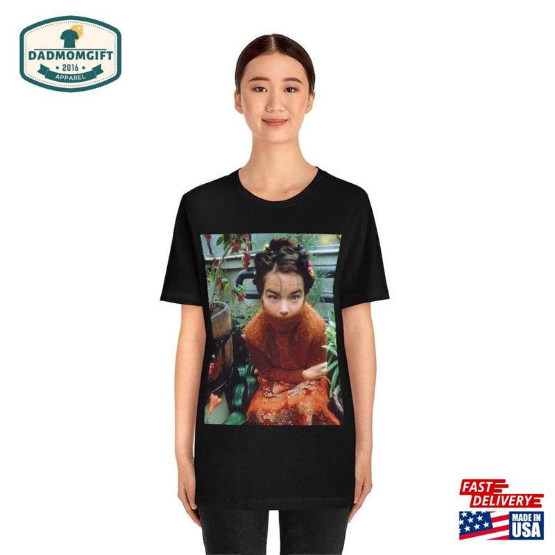 Bjork Aesthetic Premium Unisex Crew Neck T-Shirt Clothing Classic