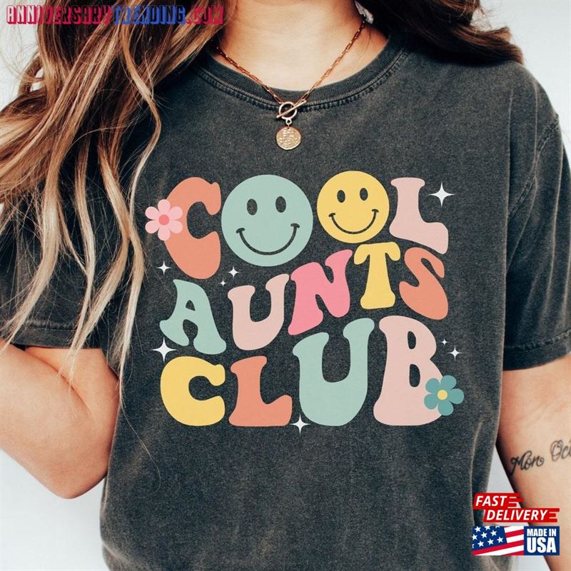 Comfort Colors Cool Aunts Club Shirt Aunt Gift Classic Sweatshirt -Bipubunny Store