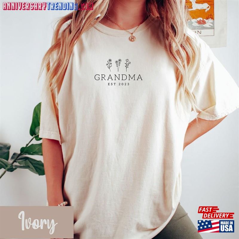 Comfort Colors Custom Grandma Wildflowers Est Shirt Nana Tshirt Gift For Grandmother Sweatshirt T-Shirt – Bipubunny Store