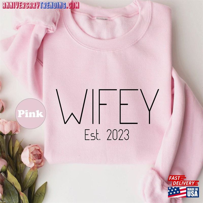 Custom Year Wifey Hubby Est-Shirt Cute Marriage Hoodie Just Married Sweatshirt T-Shirt Unisex – Bipubunny Store