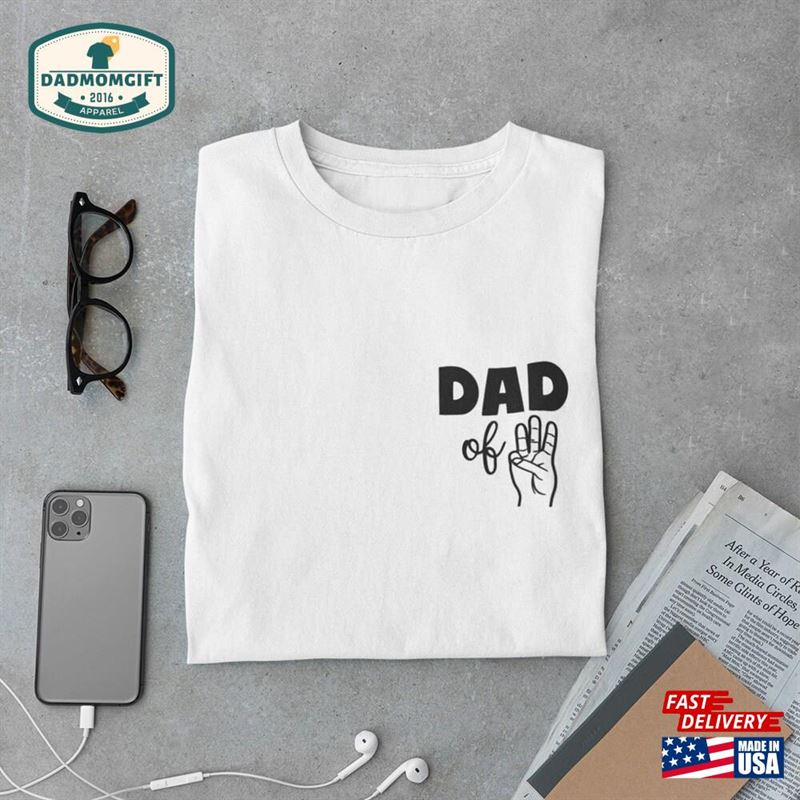 Dad Of Three 3 Minimal T-Shirt Classic Unisex