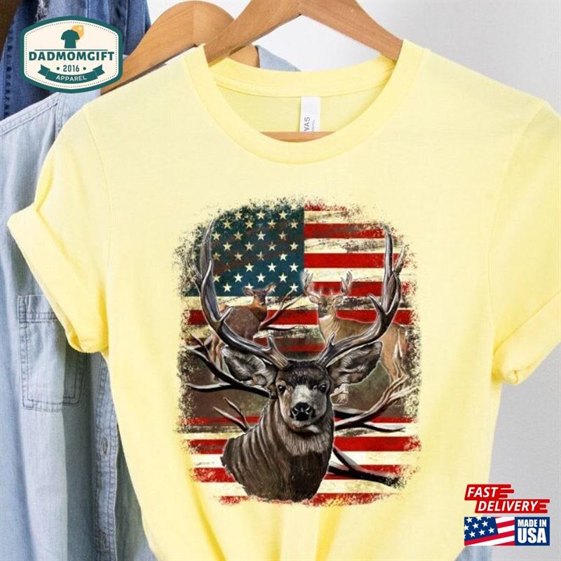 Deer American Flag Hunting T-Shirt Patriotic Cool Gift Father Sweatshirt