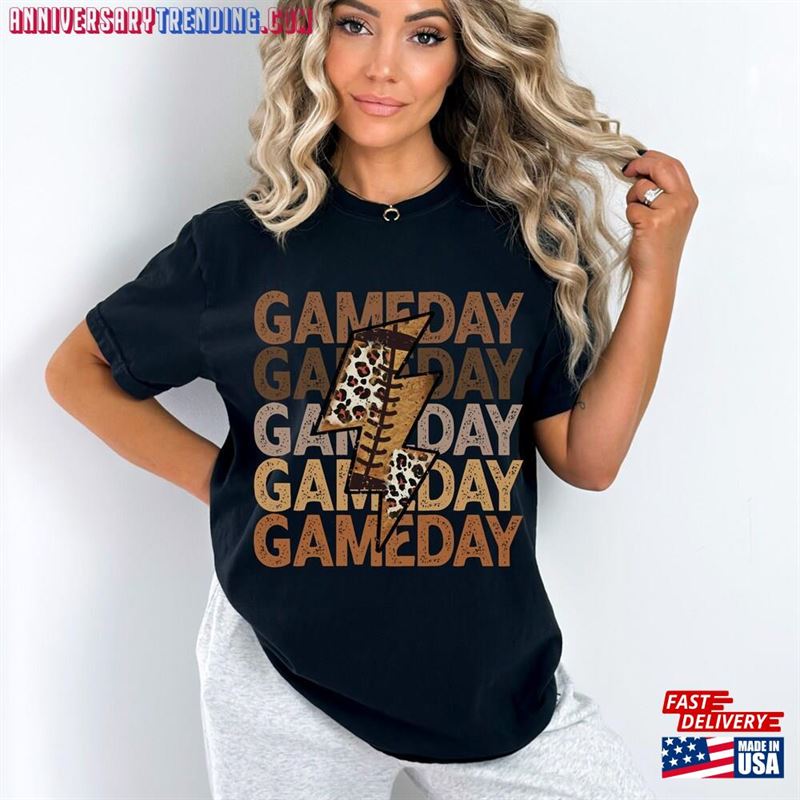 Gameday Comfort Colors Tee Football Mom Shirt Mama Sweater T-Shirt Hoodie – Bipubunny Store