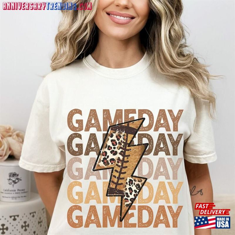 Gameday Comfort Colors Tee Football Mom Shirt Mama Sweater T-Shirt Hoodie – Bipubunny Store