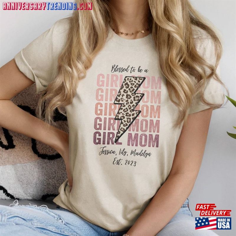 Girl Mom Shirt Name For On Mothers Day Personalized Retro Gift Sweatshirt T-Shirt -Bipubunny Store