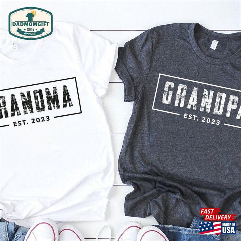 Grandpa And Grandma Est 2023 Shirts Gift For Grandparents Baby Announcement Tee Unisex Hoodie