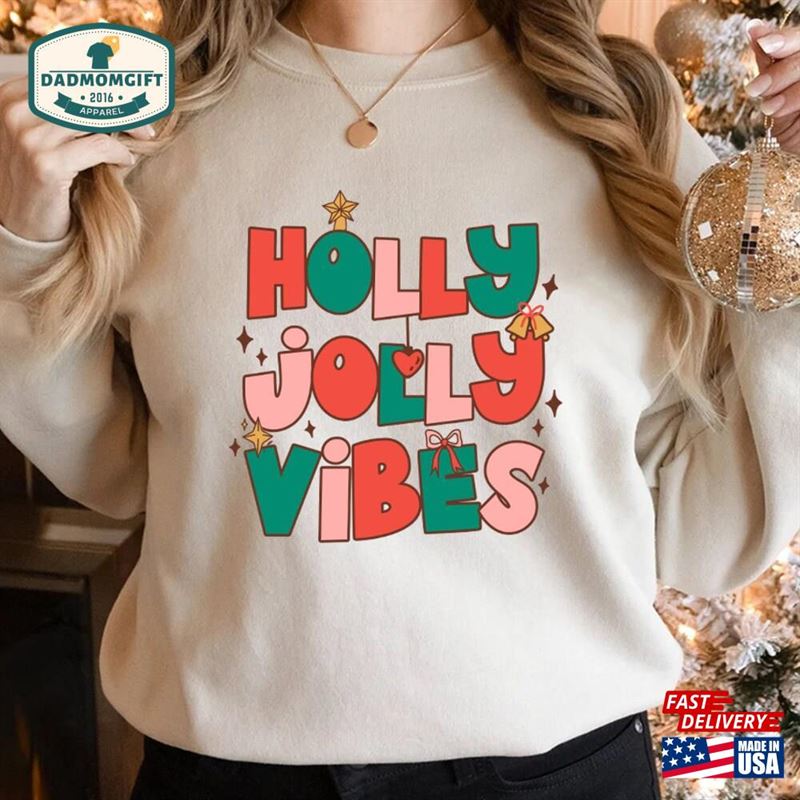 Holly Jolly Vibes Shirt Retro Christmas Gifts Unisex T-Shirt