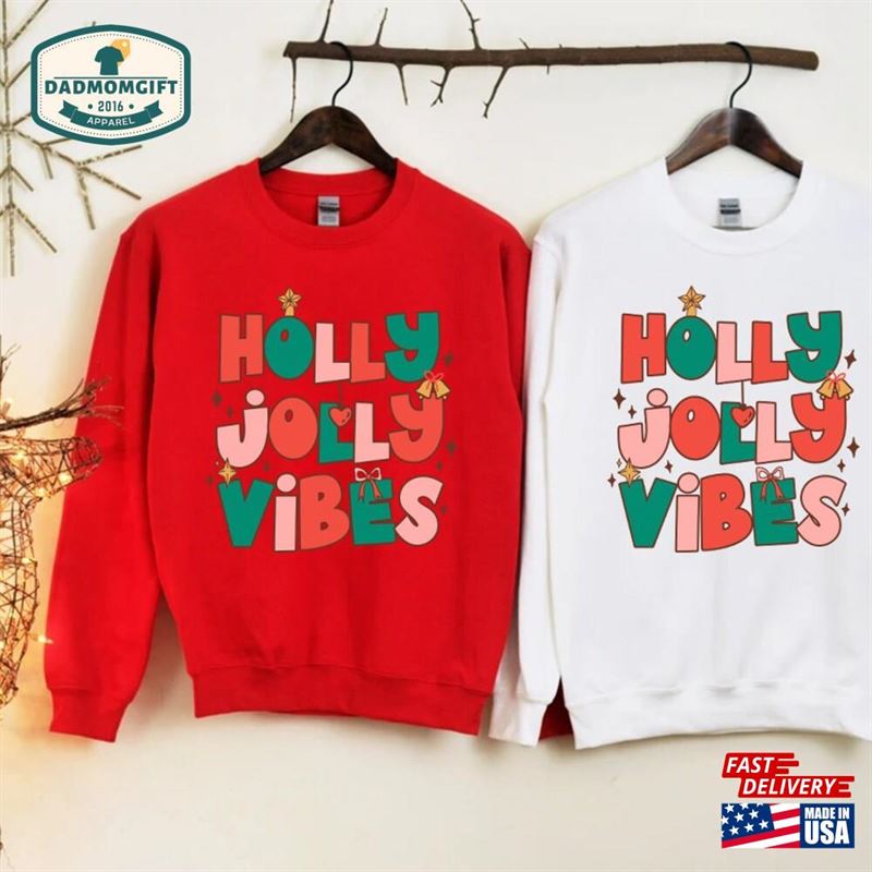 Holly Jolly Vibes Shirt Retro Christmas Gifts Unisex T-Shirt