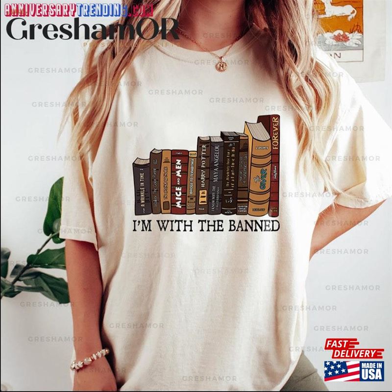 I’m With The Banned Shirt Read Books Sweatshirt T-Shirt – Bipubunny Store