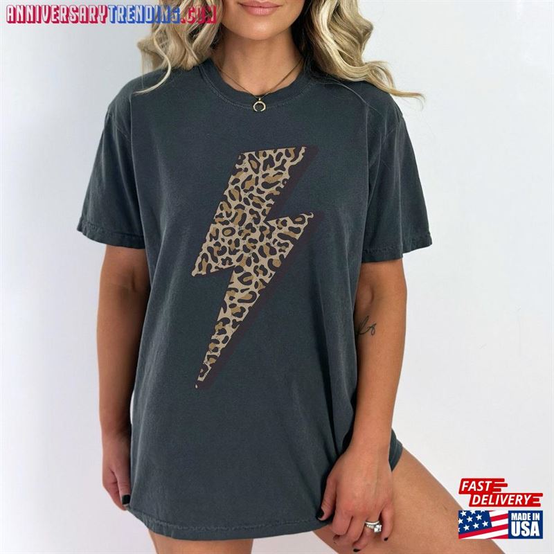 Leopard Lightning Bolt Vintage Vibe Comfort Colors Graphic Tee Unisex T-Shirt - Bipubunny Store Leopard Lightning Bolt Vintage Vibe Comfort Colors Graphic Tee Unisex T-Shirt - Bipubunny Store