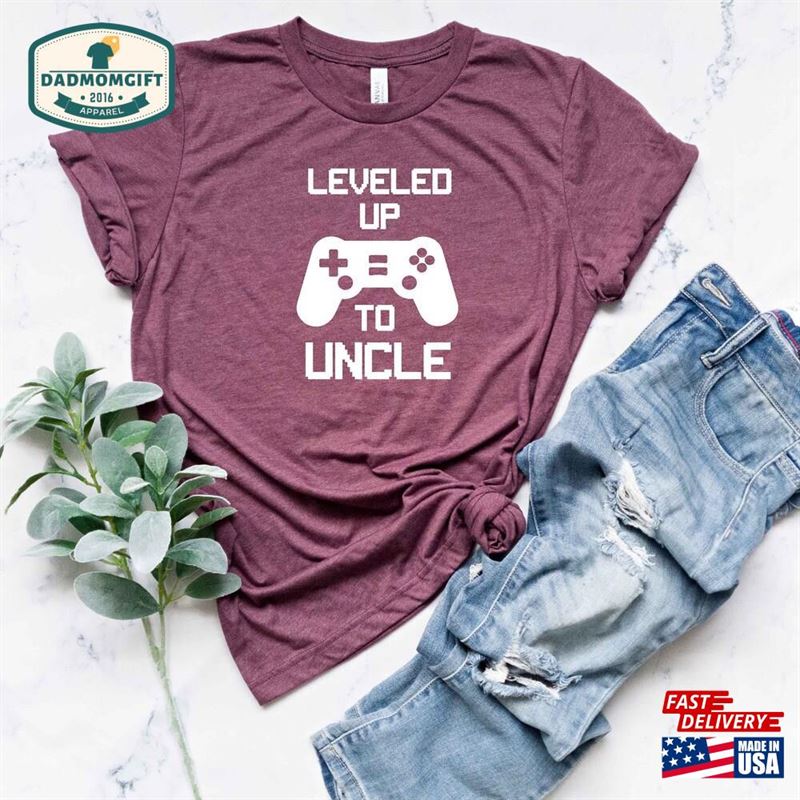 Leveled Up To Uncle T-Shirt Unisex Hoodie