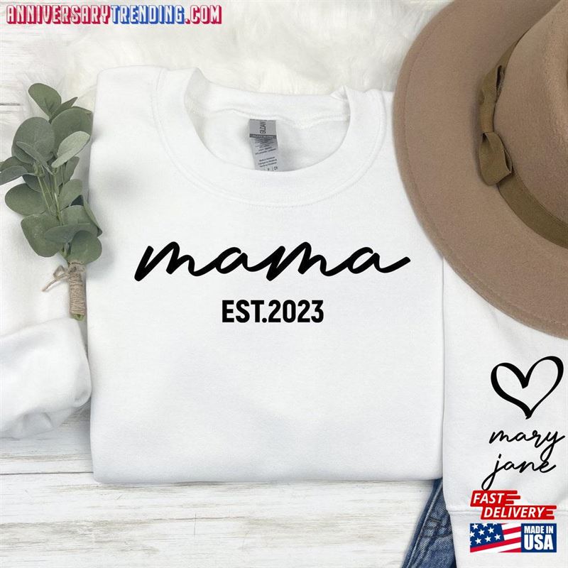 Mama Est 2023 Sweatshirt Gift For Mother’s Day Custom Name On Sleeve Hoodie – Bipubunny Store