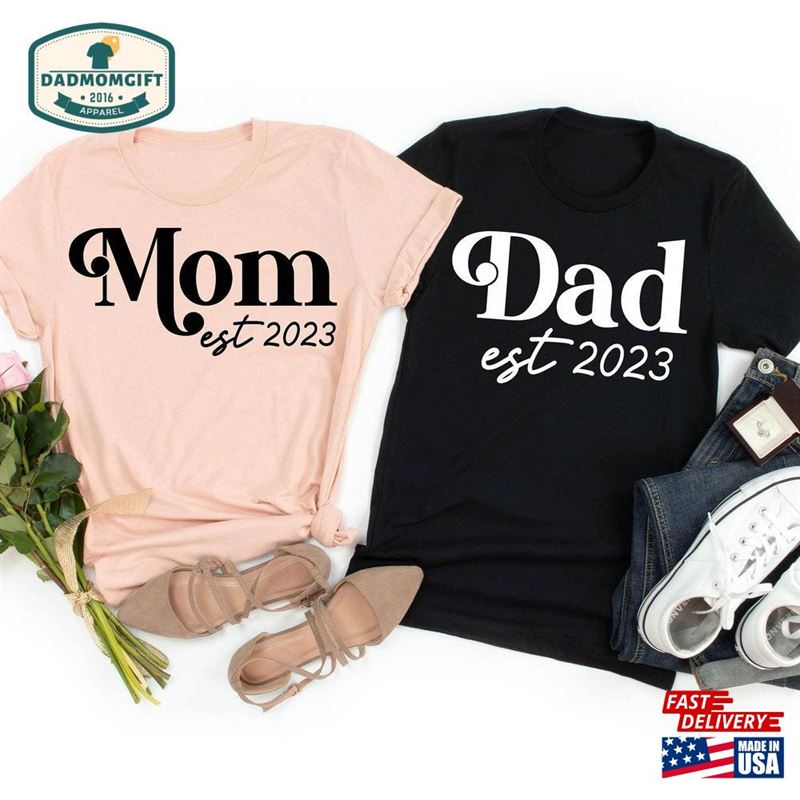 Mom Est 2023 Shirt Dad Gift For Unisex Sweatshirt