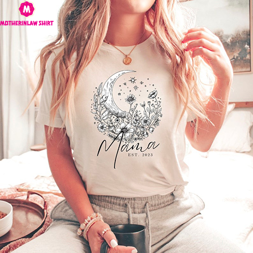 Mothers day gift, t shirt moon and carnation, flowers gift for mom tshirt, gift for her mom shirt, moon and flower tee for mommy lover shirt