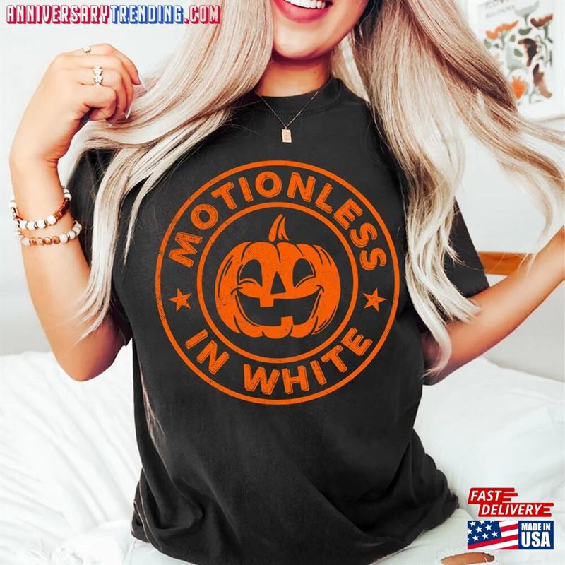 Motionlesses In White Shirt Spooky Halloween Pumpkin Party Sweatshirt T-Shirt – Bipubunny Store