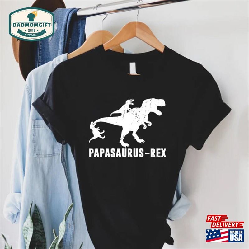 Papasaurus Rex T-Shirt Grandpa Dinosaur Shirt Funny Fathers Day Gift Classic