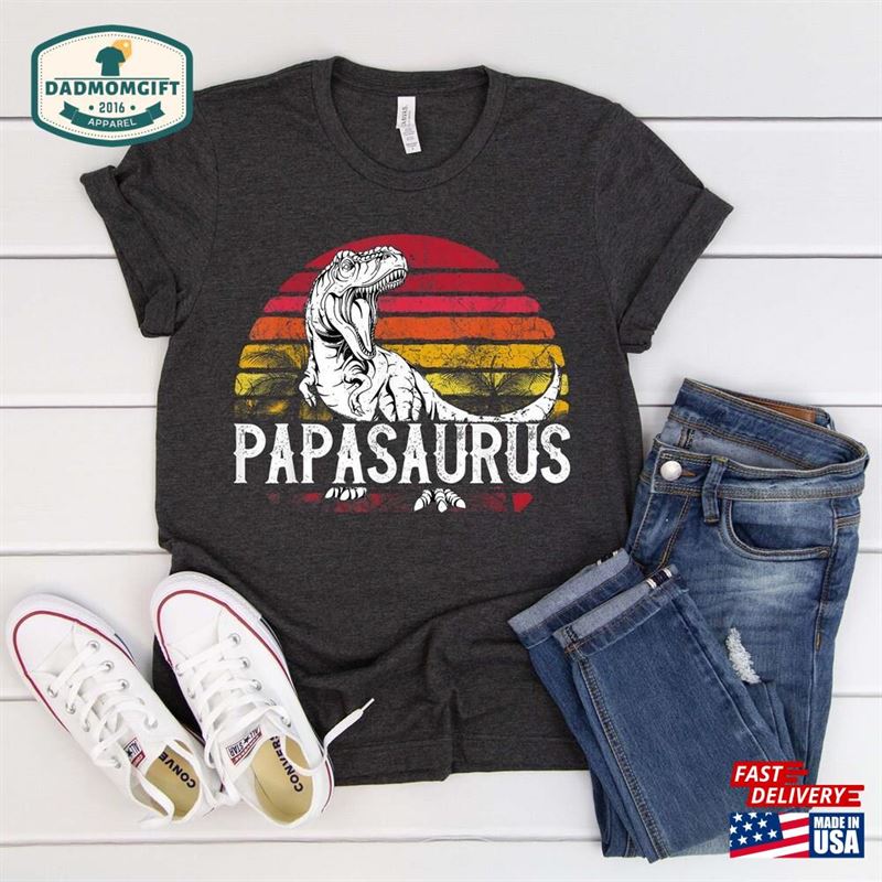 Papasaurus T-Shirt Fathers Day Gifts Daddy Saurus Shirt Unisex Classic