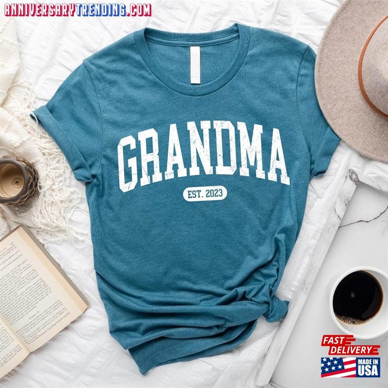 Personalize Mom Gift For Grandma Shirt Mothers Day Nana Unisex Classic -Bipubunny Store