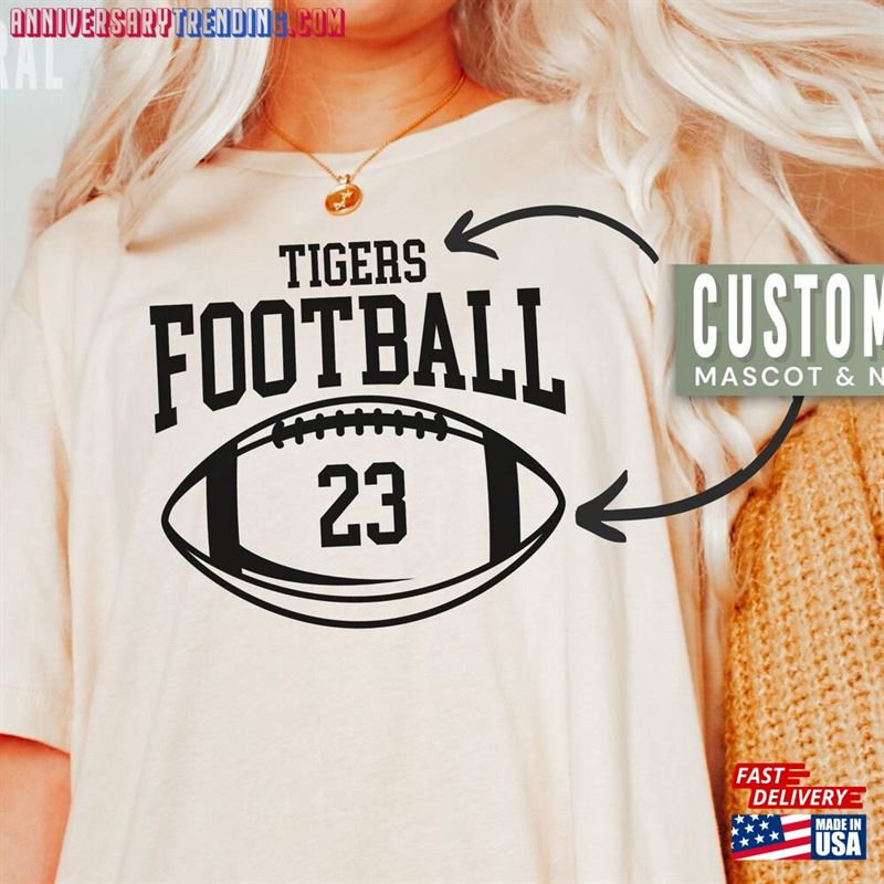 Personalized Football Mom Shirt Sweatshirt T-Shirt – Bipubunny Store