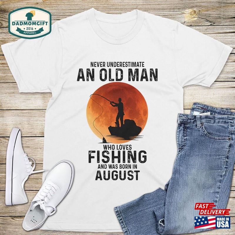 Personalized Mens Fishing T-Shirt Never Underestimate Fisherman Graphic Tee Sweatshirt Hoodie