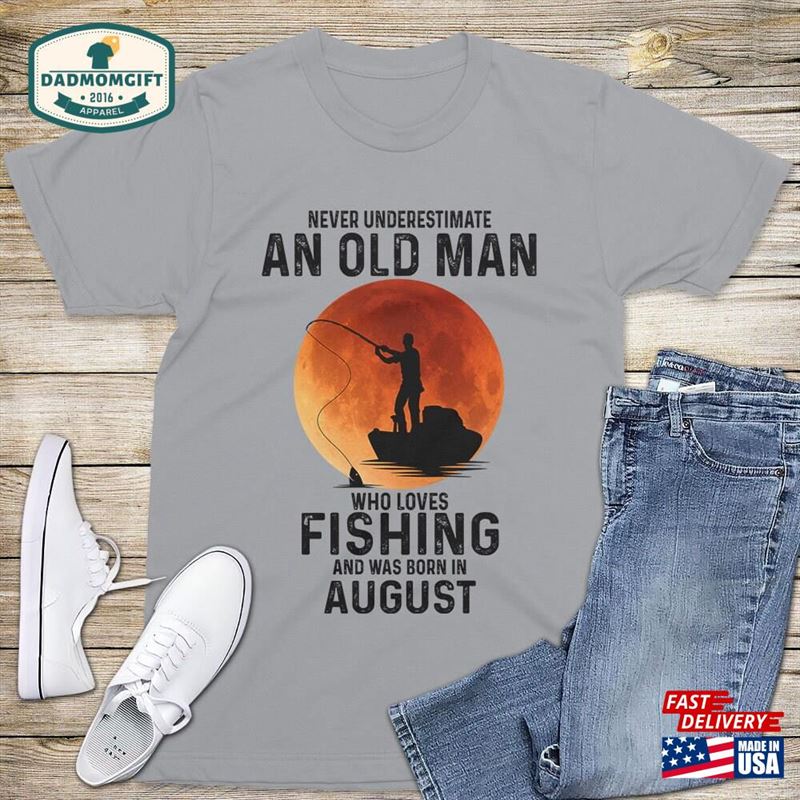 Personalized Mens Fishing T-Shirt Never Underestimate Fisherman Graphic Tee Sweatshirt Hoodie