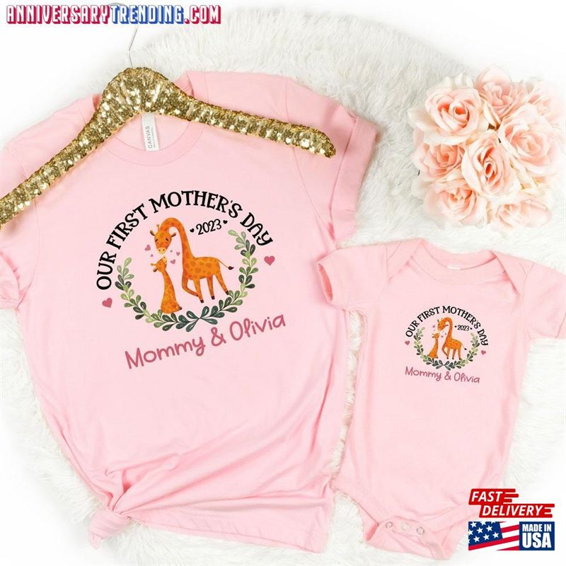 Personalized Our First Mothers Day Shirt Mommy And Me Giraffe Matching New Mom Gift Sweatshirt Classic – Bipubunny Store