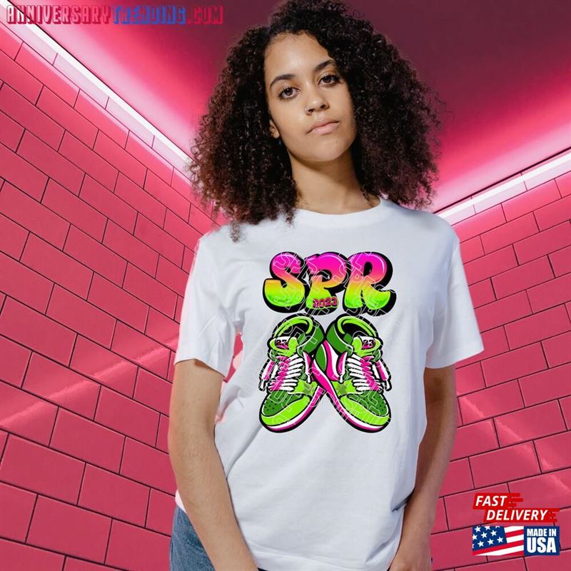 Spring 2023 Graduation Pink And Green Classic T-Shirt – Bipubunny Store