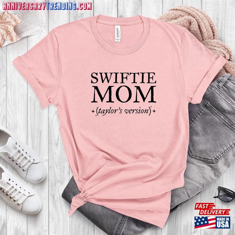 Swiftie Mom Shirt Moms Club Concert Tee Unisex Hoodie – Bipubunny Store