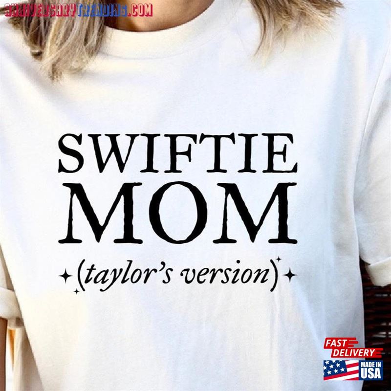 Swiftie Mom Shirt Moms Club Concert Tee Unisex Hoodie – Bipubunny Store