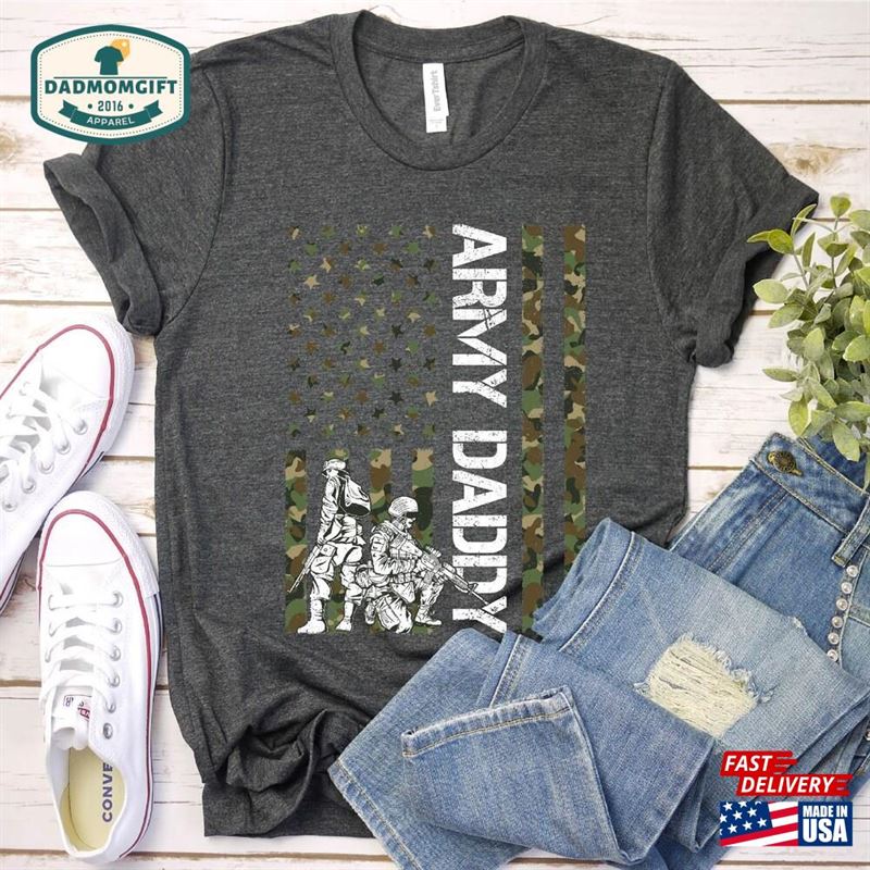 Usa American Flag Proud Army Daddy Father’s Day T-Shirt Unisex Sweatshirt