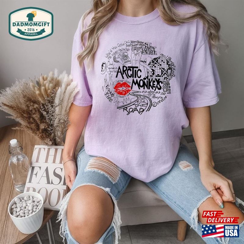 Vintage 2023 Arctic Monkeys North American Tour Comfor Color Tee Shirt Band Sweatshirt Hoodie