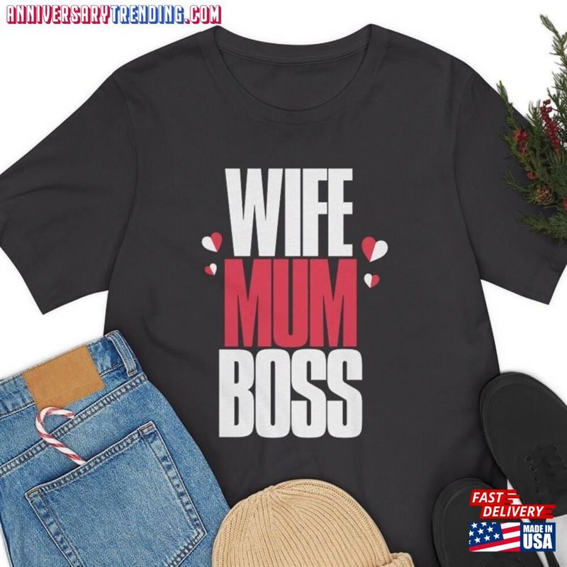 Wife Mum Boss Soft T-Shirt Mom Life Mother Unisex -Bipubunny Store