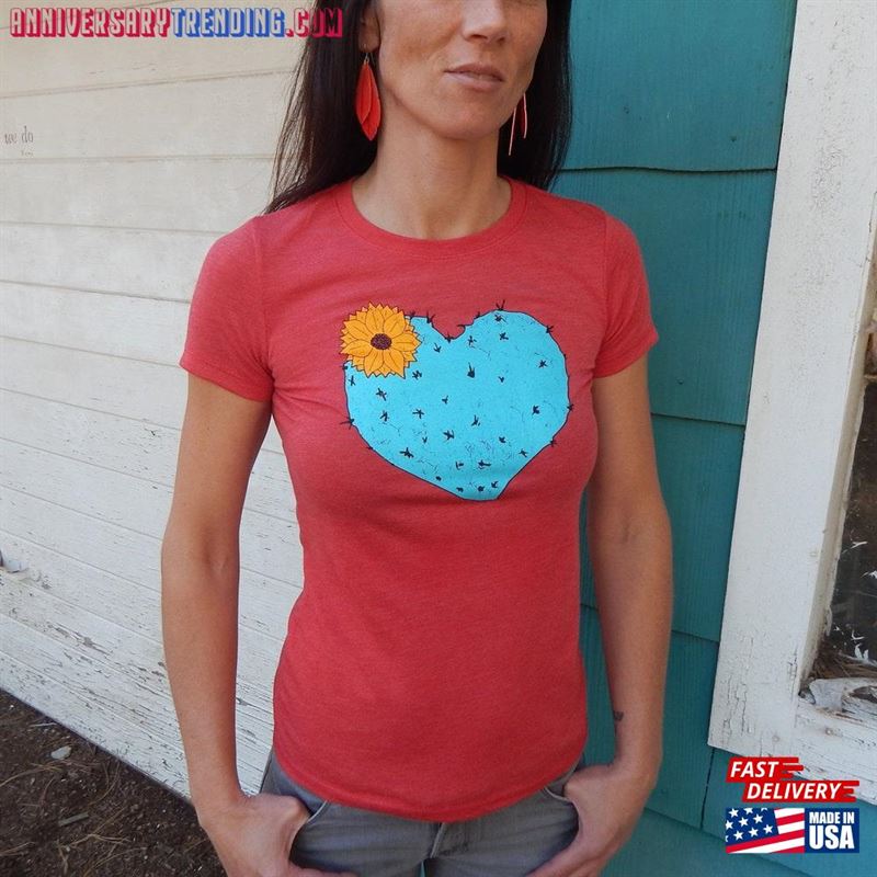 Women’s Cactus Heart Tri Blend T Classic Unisex – Bipubunny Store