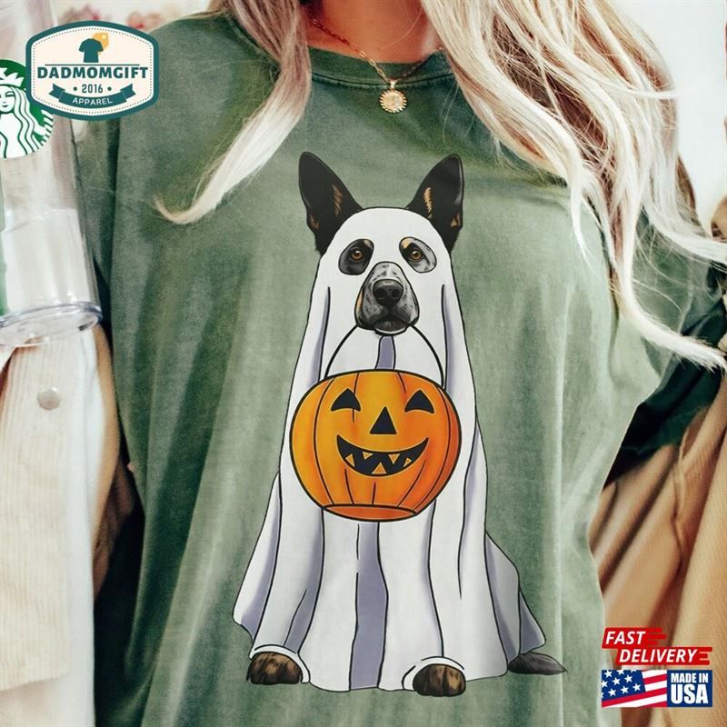 Australian Cattle Dog Halloween Comfort Colors Tee Funny Blue Heeler Wearing A Ghost Costume With Pumpkin Basket Unisex T-Shirt Classic