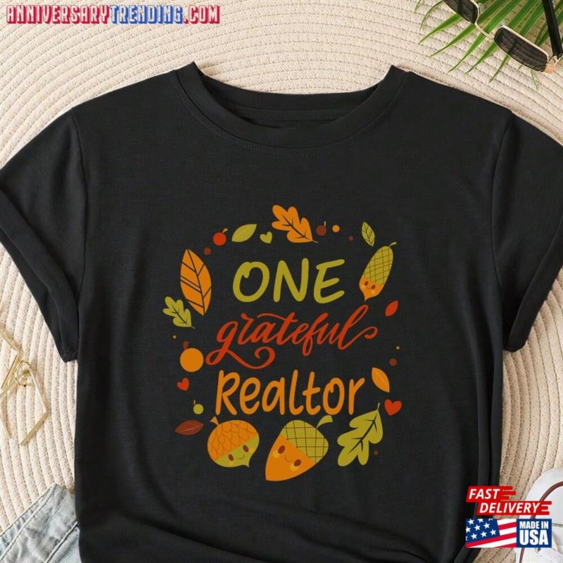 Blessed Family One Grateful Realtor Thanksgiving T-Shirt Happy Shirt Vacation Classic Hoodie