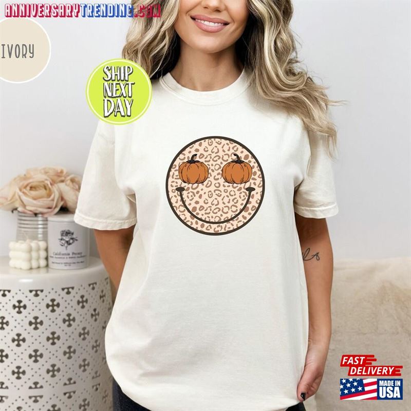 Checker Pumpkin Happy Face Thanksgiving T-Shirt Tee Cute Fall Shirts Classic Sweatshirt