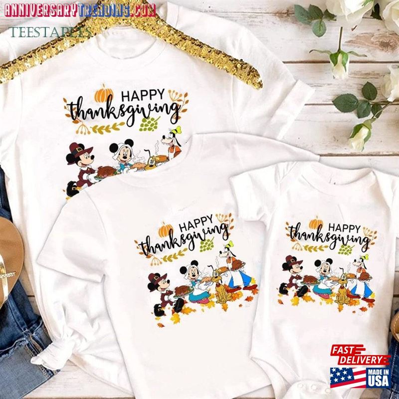 D I S N E Y Mickeey Minnii And Friends Happy Thanksgiving Shirt T-Shirt Classic