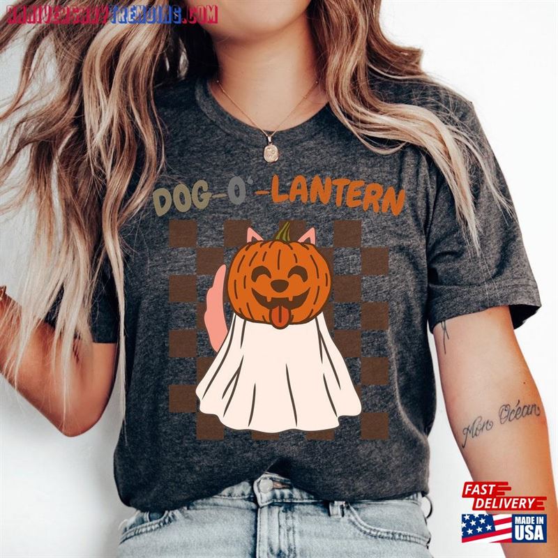 Dog Halloween T-Shirt Ghost Shirt Retro Spooky Season Classic Sweatshirt