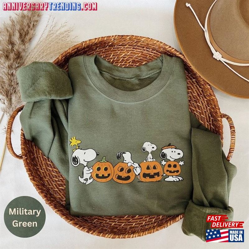 Fall Snoopy Sweatshirt Halloween Unisex Autumn Leaves Pumpkin T-Shirt