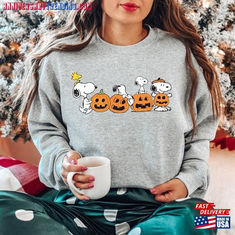 Fall Snoopy Sweatshirt Halloween Unisex Autumn Leaves Pumpkin T-Shirt