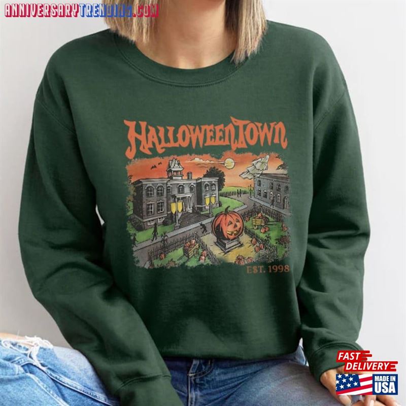 Halloweentown Spooky Sweatshirt Vintage Shirt Halloween Party 2023 Unisex Hoodie