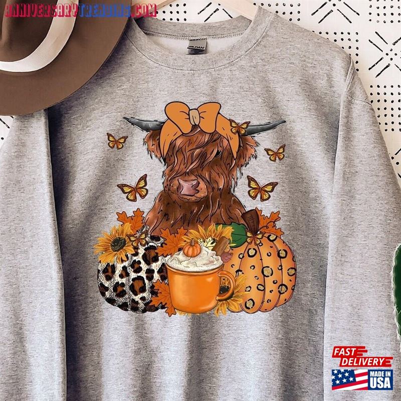 Howdy Fall Cow Sweatshirt Floral Pumpkin Sweater Western Shirt T-Shirt Classic