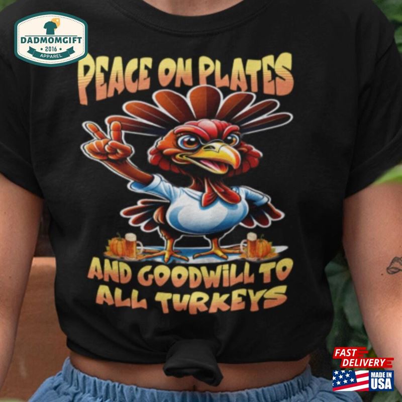 Peaceful Turkey Thanksgiving Vegan Humor T-Shirt Funny Christmas Classic Hoodie